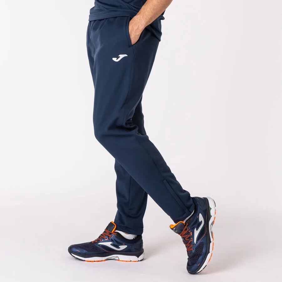 Trainingshose Nilo — Marineblau in Marineblau, Am Modell